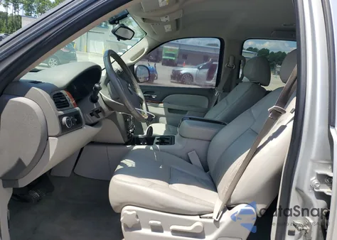 2013 Chevrolet Tahoe C1500 Lt z USA, uszkodzony, nr VIN 1GNSCBE06DR301613